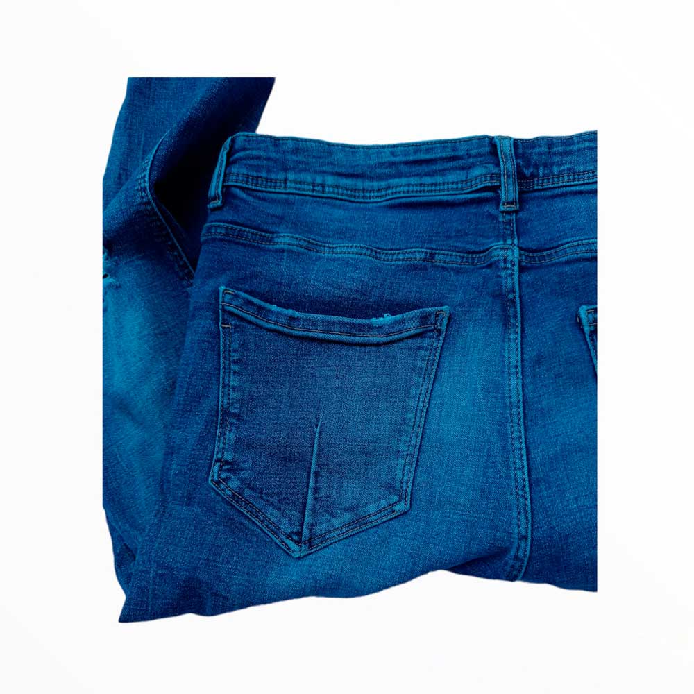 Pantalón Vaquero Roto - Bershka Talla 42